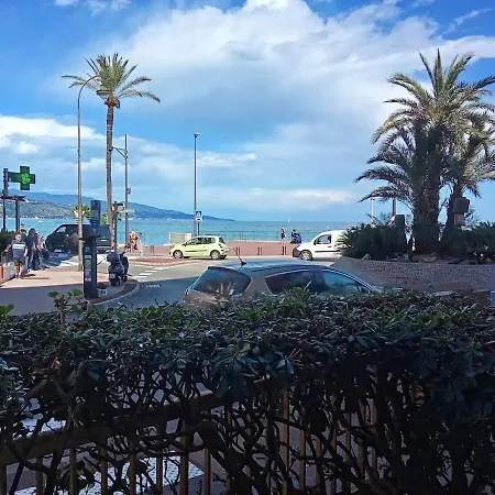 En Bord De 아파트 *